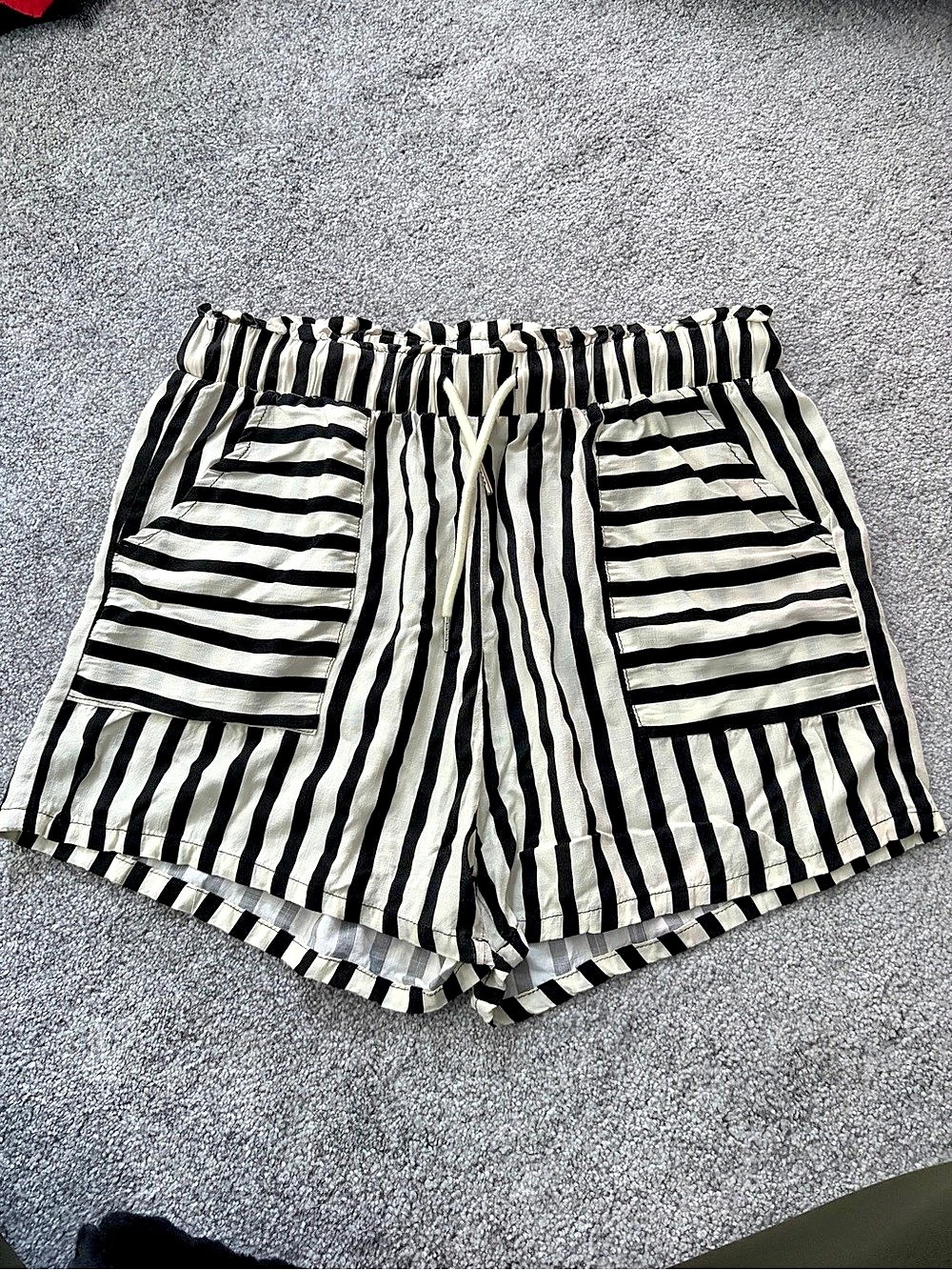 SHEIN Black and White Striped Paperbag Waist Drawstring Shorts, Large